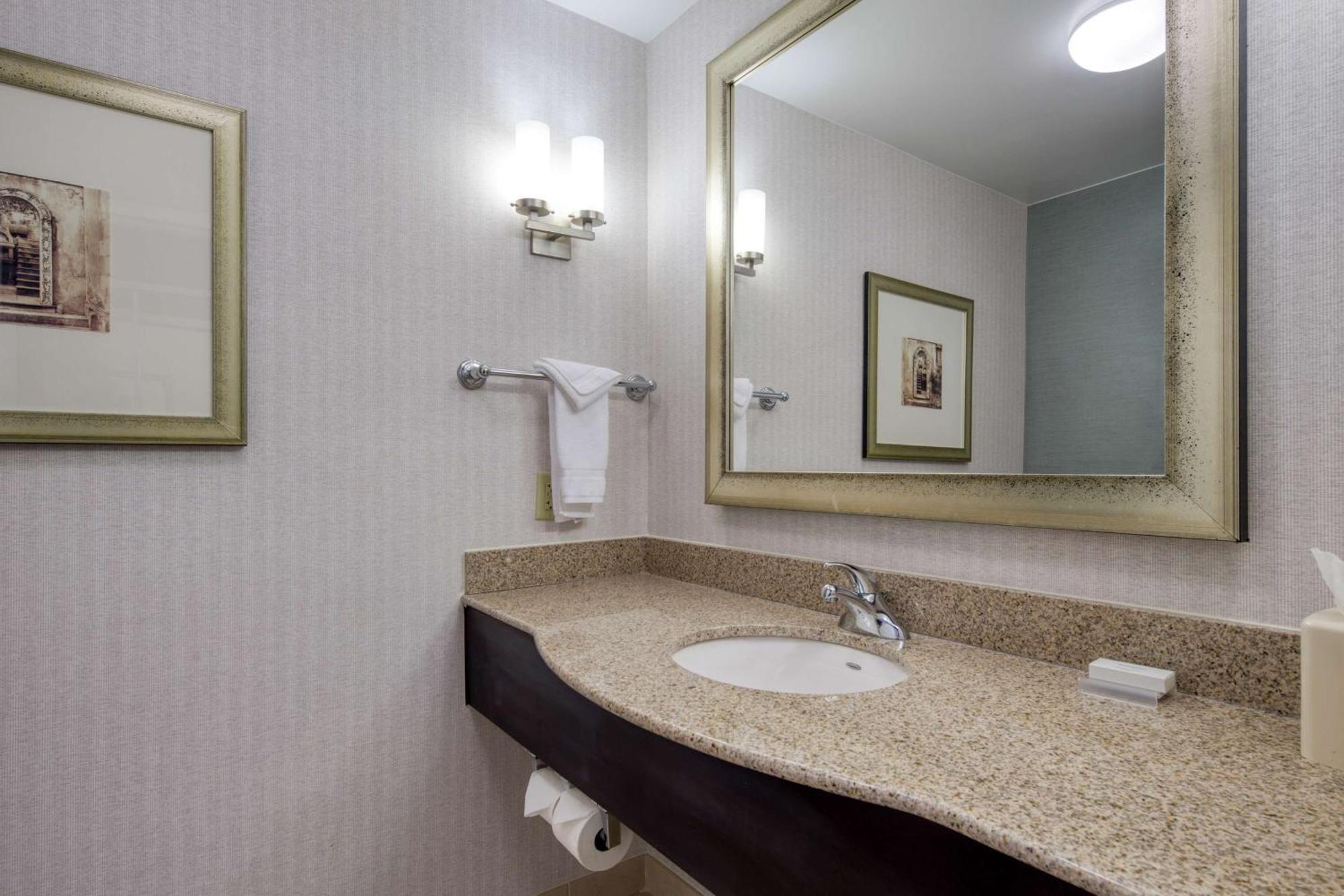Hilton Garden Inn Durham Southpoint Ngoại thất bức ảnh