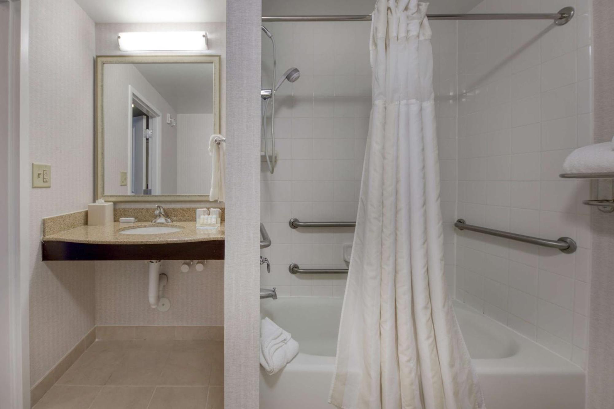Hilton Garden Inn Durham Southpoint Ngoại thất bức ảnh